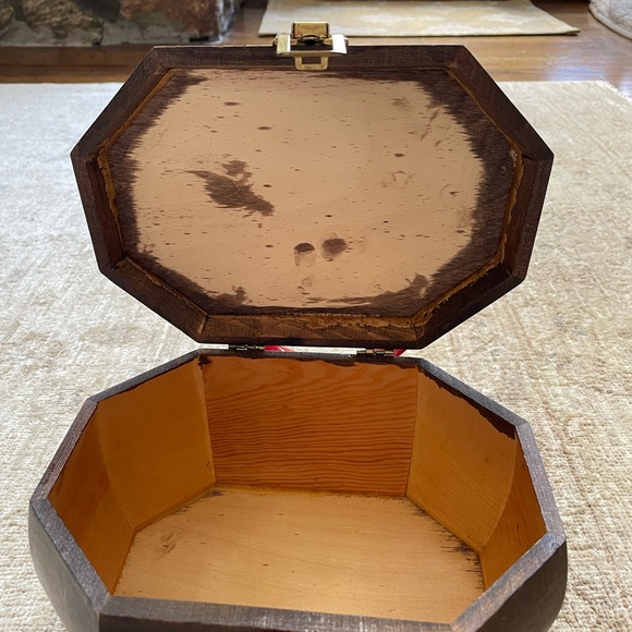 Hand Made Vintage Wooden Mini Bag with Red Handle - Picture 6 of 11